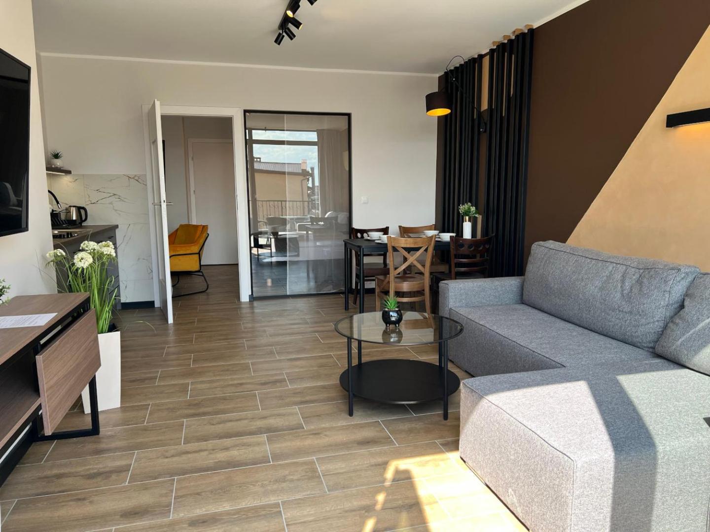 Party Avangarde Apartments City Center Leba Exterior photo